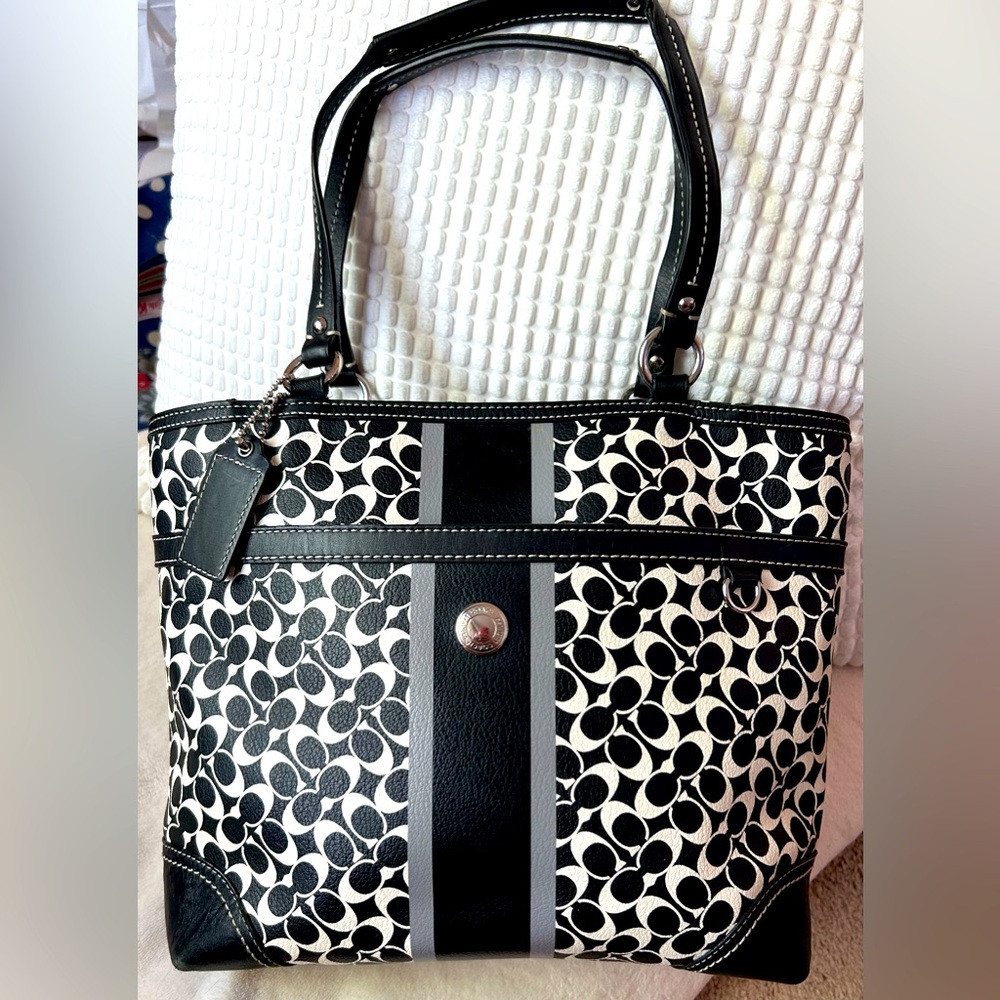 COACH Chelsea Signature Heritage Tote Bag